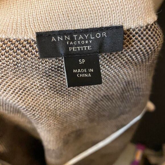 Ann Taylor Women's Leopard Cardigan - Picture 5 of 5